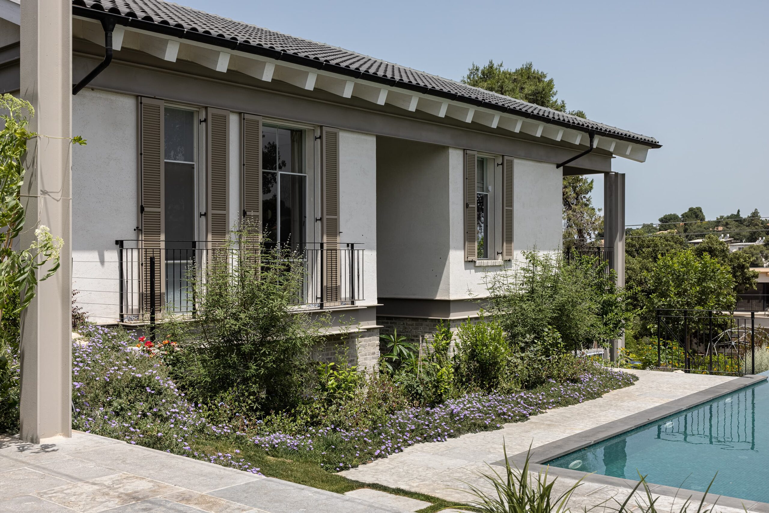home pool corner